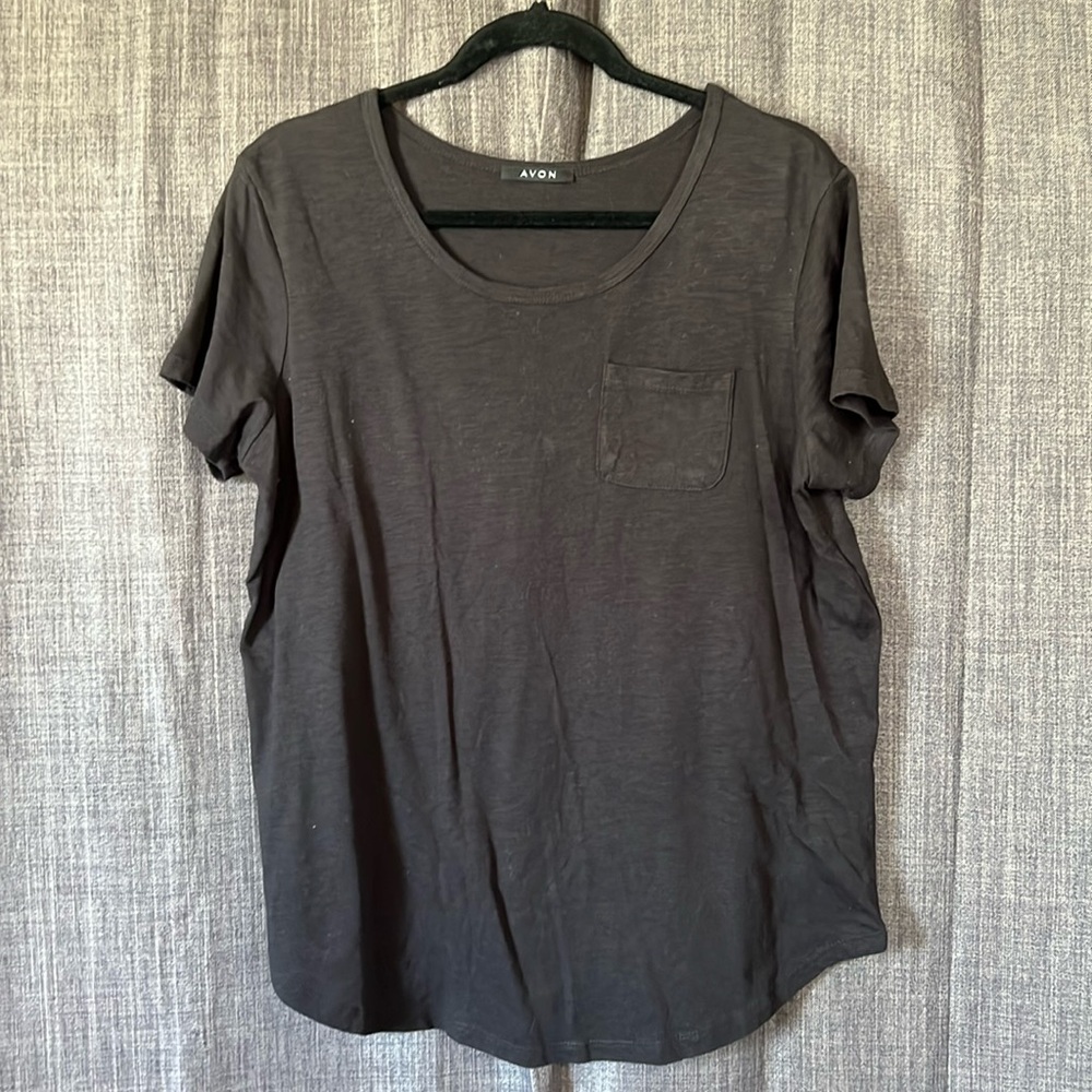 Avon basic round neck tshirt short sleeve with bust pocket size XL
